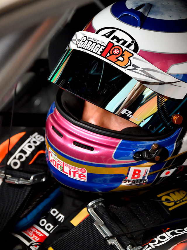 レーシングドライバー井口卓人選手