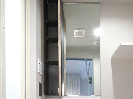 ミラー横吊戸棚