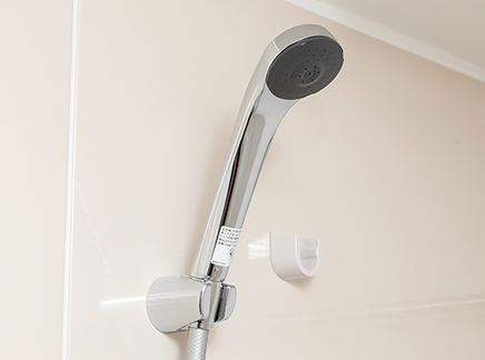 メタル調シャワーヘッド